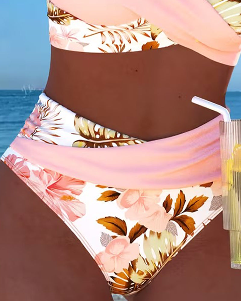 Bikini avec motif floral contrasté et découpe