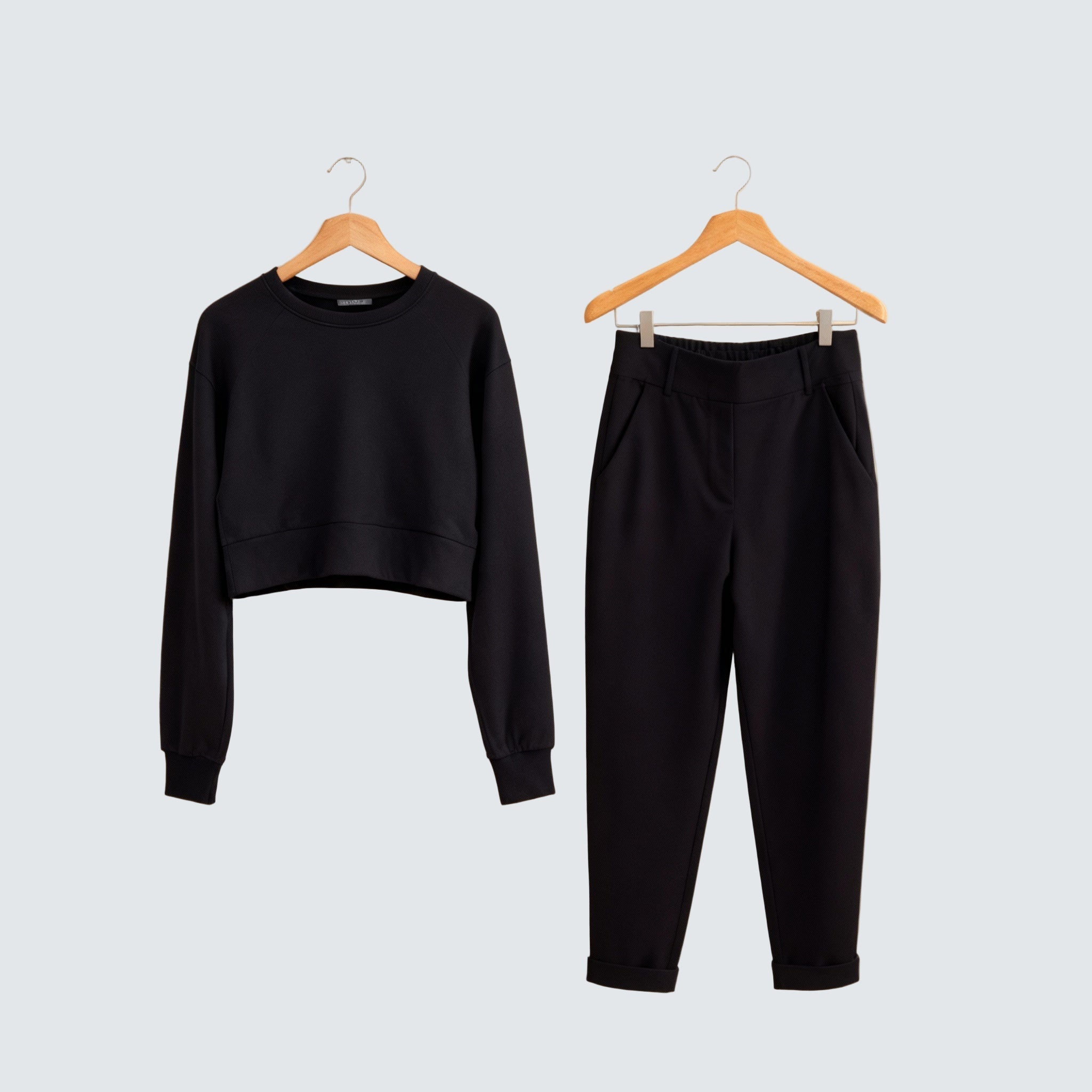 Nuela | Ensemble