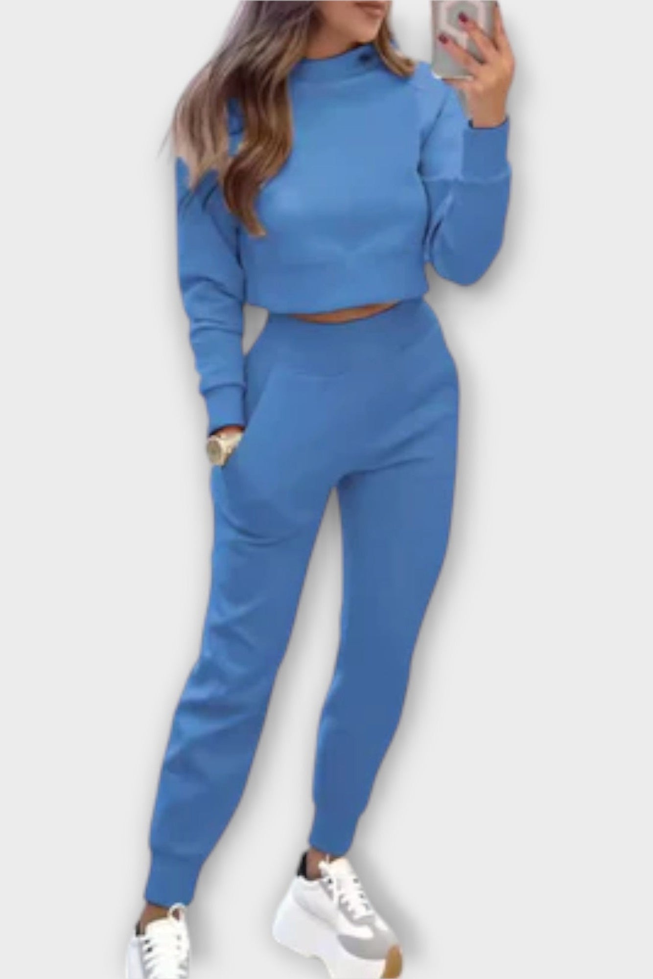Nuela | Ensemble