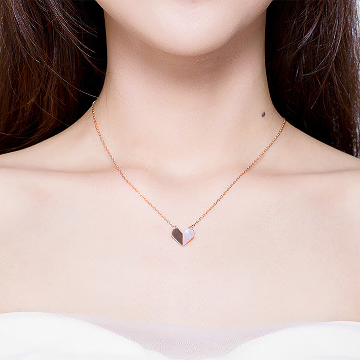 Inès | Collier Cœur Géométrique en Nacre et Métal Poli