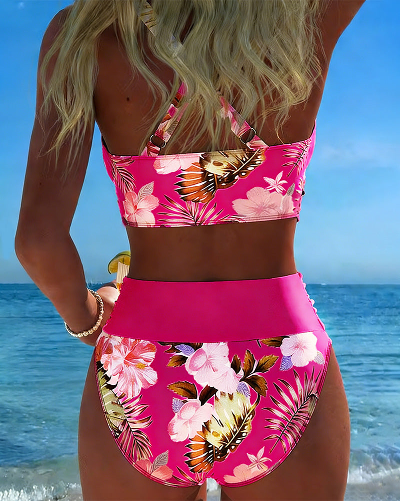 Bikini avec motif floral contrasté et découpe