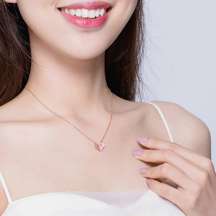 Inès | Collier Cœur Géométrique en Nacre et Métal Poli