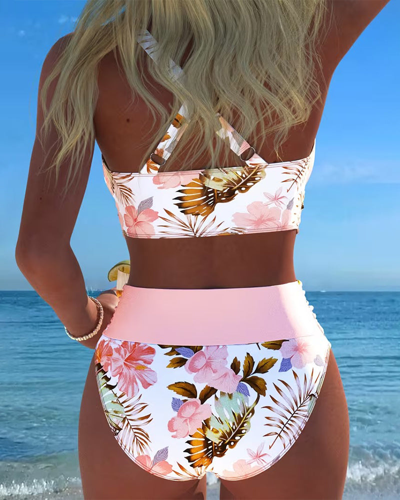 Bikini avec motif floral contrasté et découpe