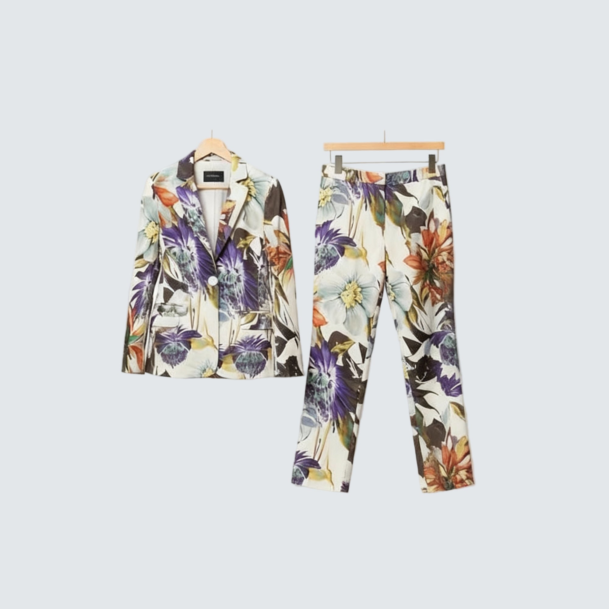 Nicolette | Ensemble