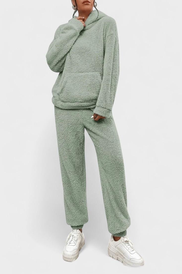 Billie | Ensemble