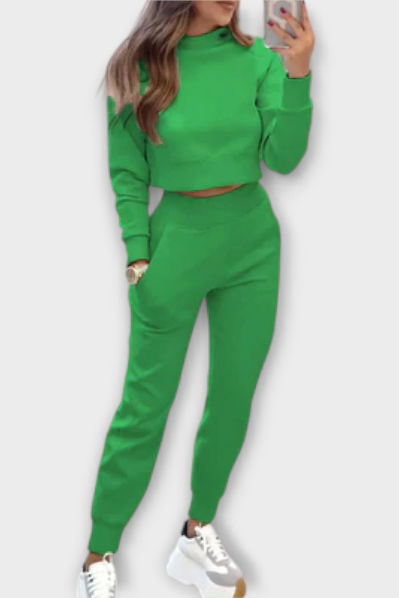 Nuela | Ensemble
